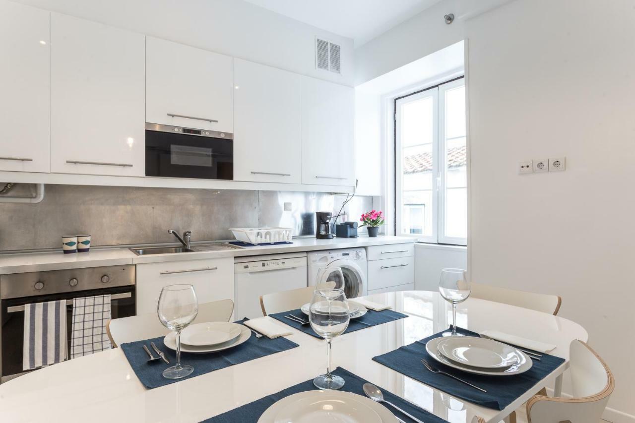 Three Bedroom Apartment In Historical Centre -Bairro Alto Lissabon Buitenkant foto