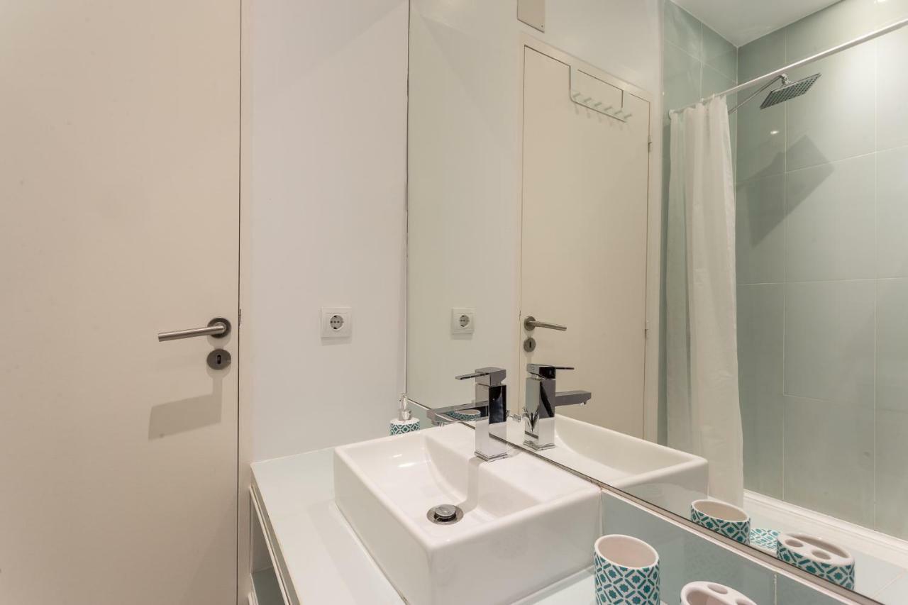 Three Bedroom Apartment In Historical Centre -Bairro Alto Lissabon Buitenkant foto